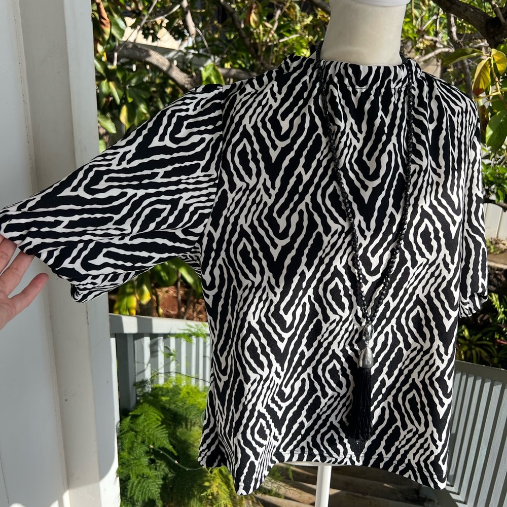 Fun Zebra 🦓 Print Top - Picture 3 of 7